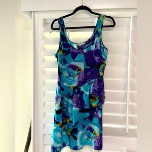 EUC Trina Turk floral silk dress size 8 blue and purple scoop neck